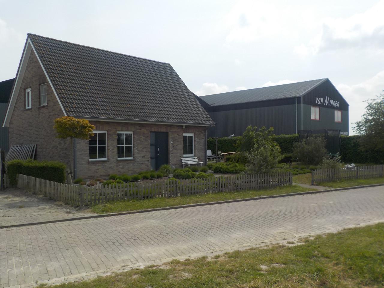 Bedrijfsloods + bedrijfswoning op een mooie zicht locatie in IJzendijke