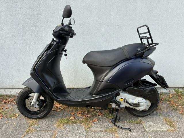 MOOIE PIAGGIO ZIP 4 TAKT 2V SNOR SCOOTER BOUWJAAR 2017