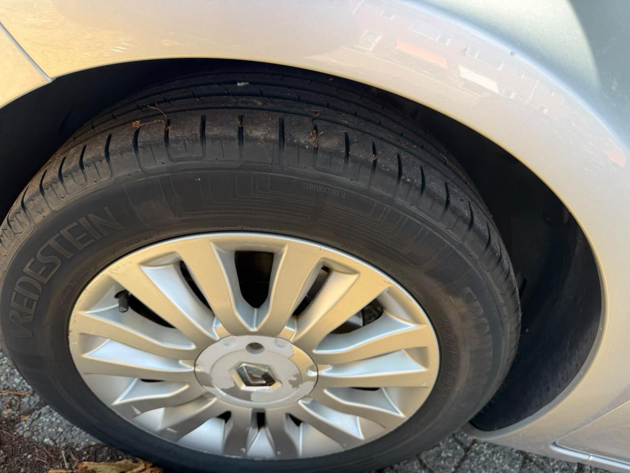 Te koop renault clio 12 zeer zuining auto
