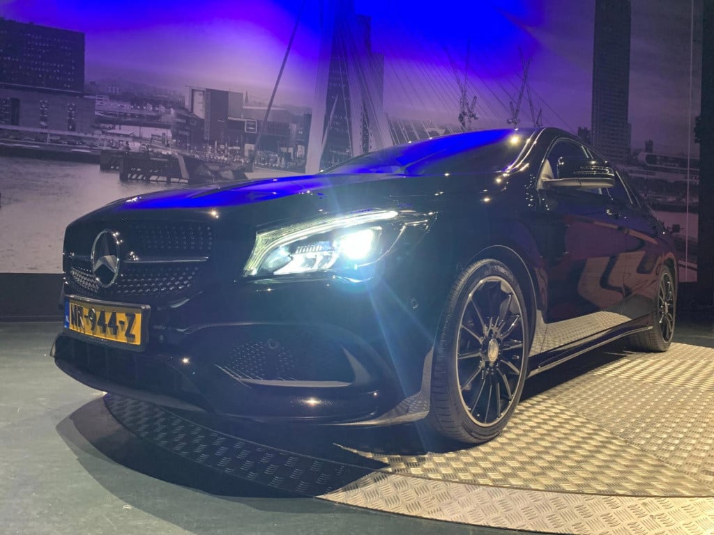 Mercedes-Benz Cla shooting brake 180 ambition *amg-line*led*