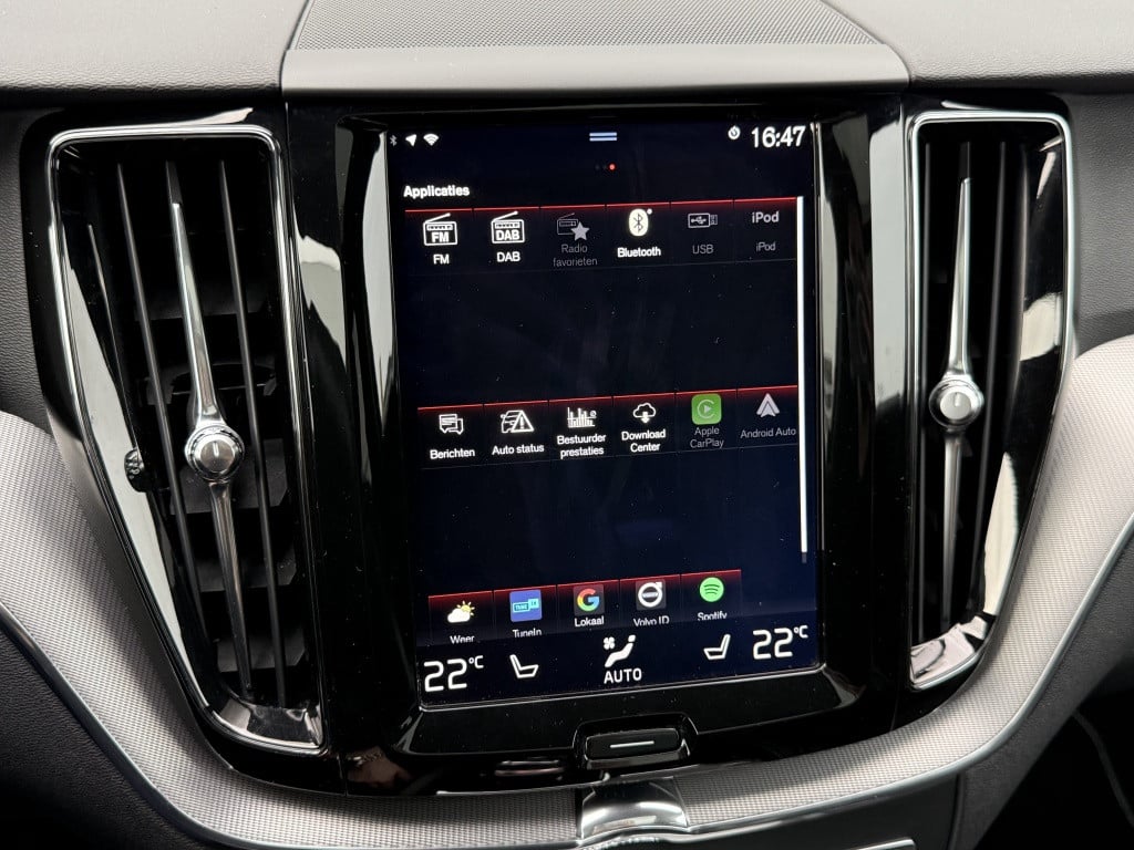 Volvo XC60 t8 390pk recharge r-design| panodak| luchtvering| trekhaak| came