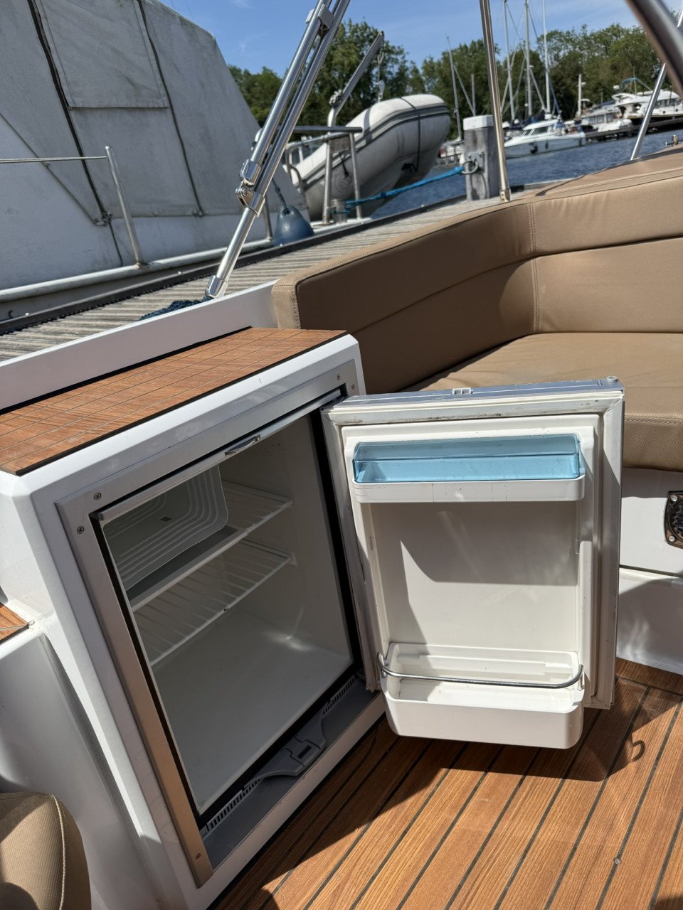 Corsiva Tender 690 - Prachtige full options sloep