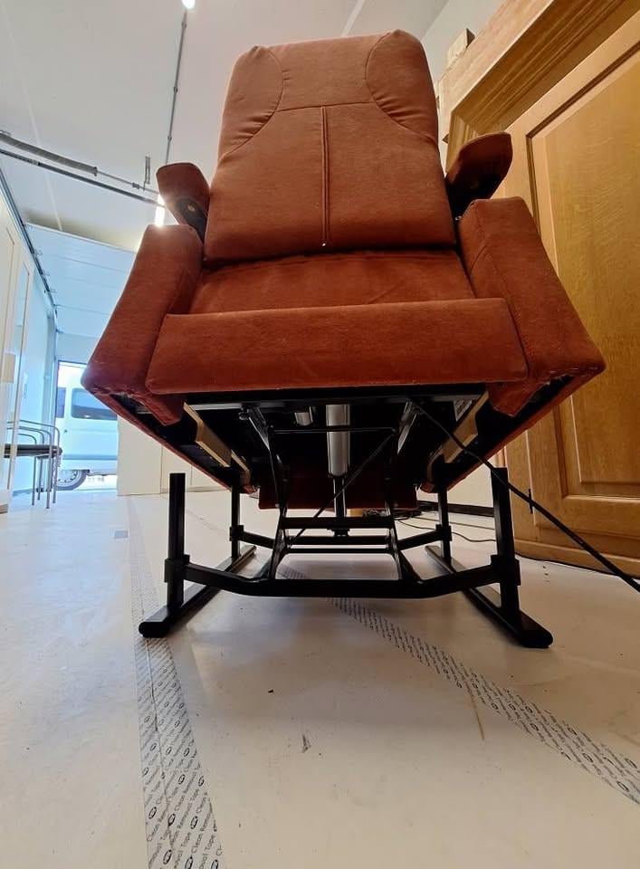 Fitform Zorgfauteuil erfgonomische sta-op-stoel met kantelfunctie etc.