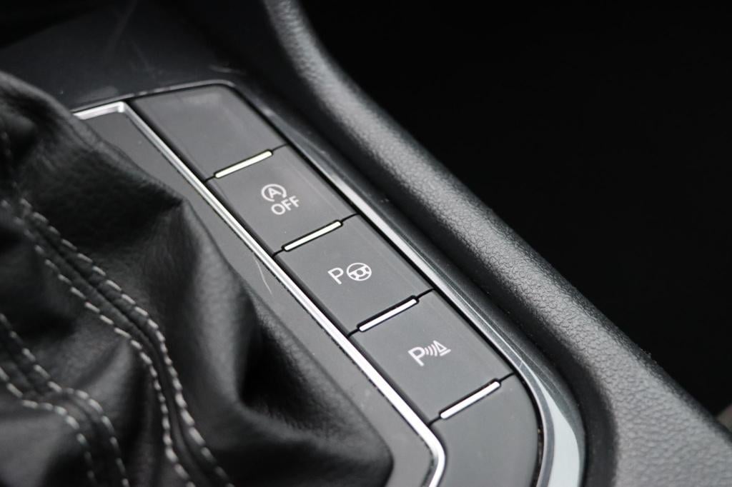 Volkswagen Tiguan 1.4 tsi act highline 150pk dsg7 | panoramadak | trekhaak 