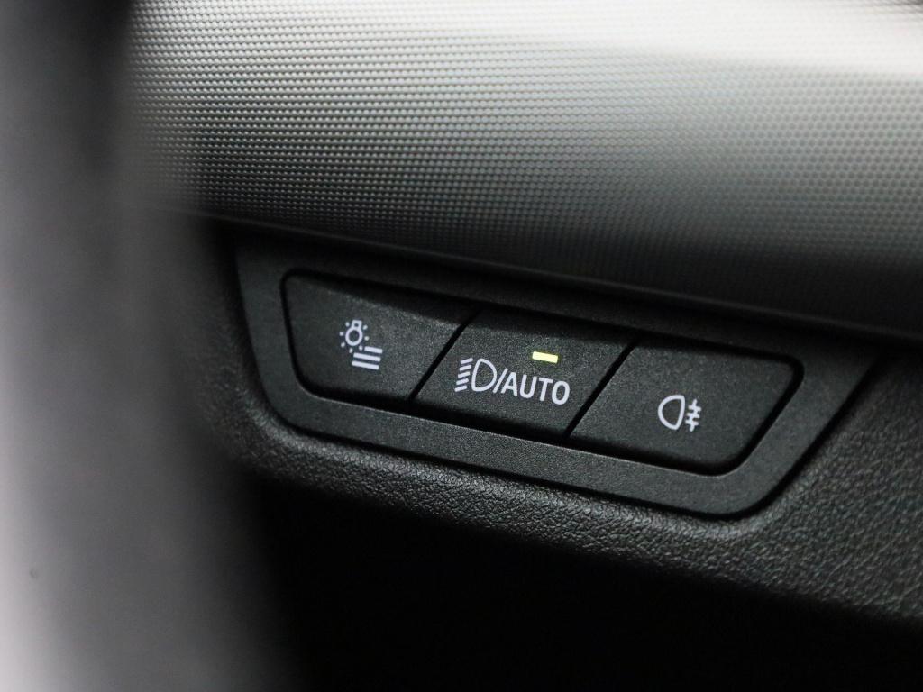 BMW X1 xdrive25e | automaat | lmv | parkeer sensoren | virtual cockpit | ca