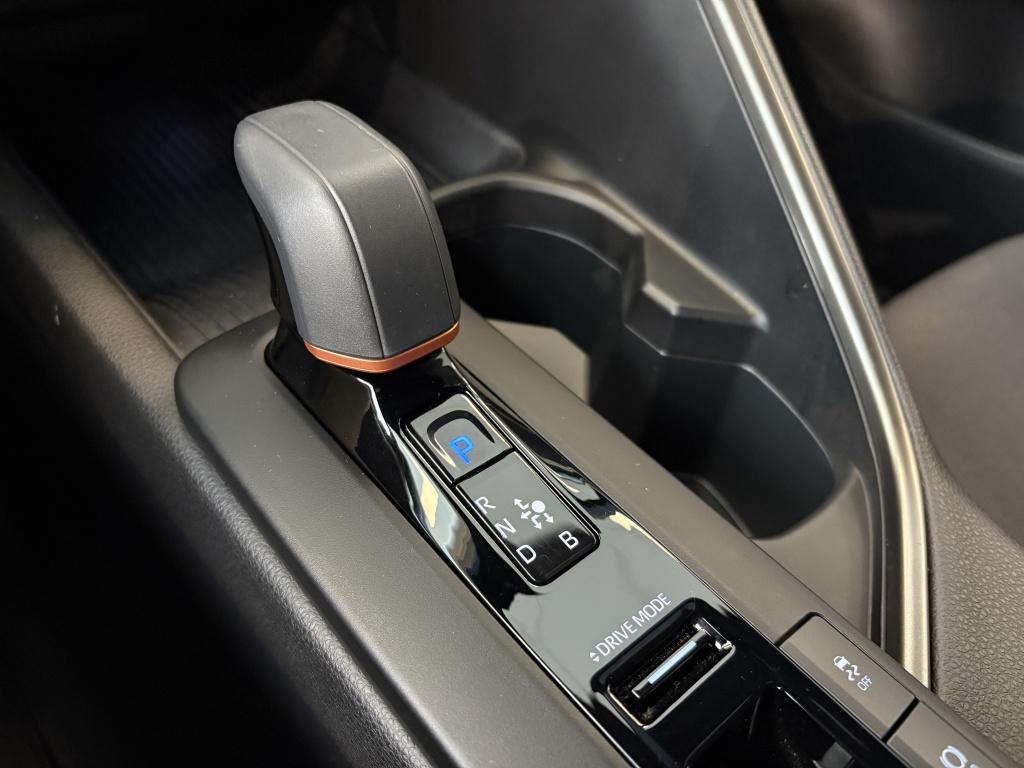 Toyota C-hr 1.8 hybrid 140 dyn