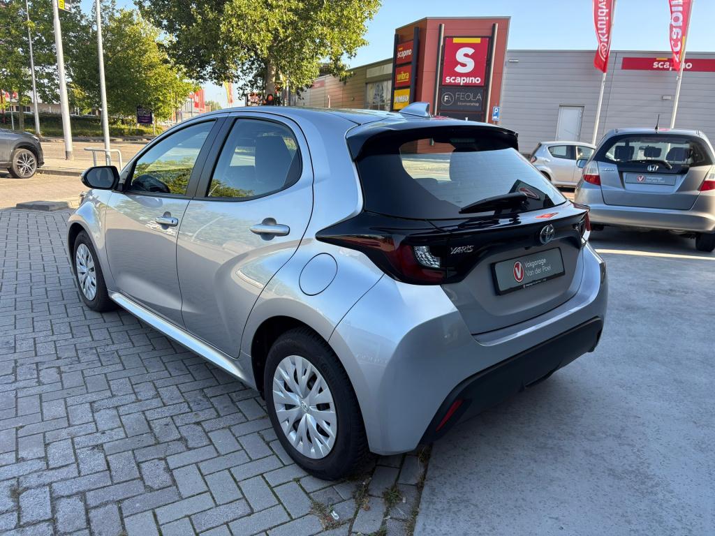 Toyota Yaris 1.5 hybrid 115 business