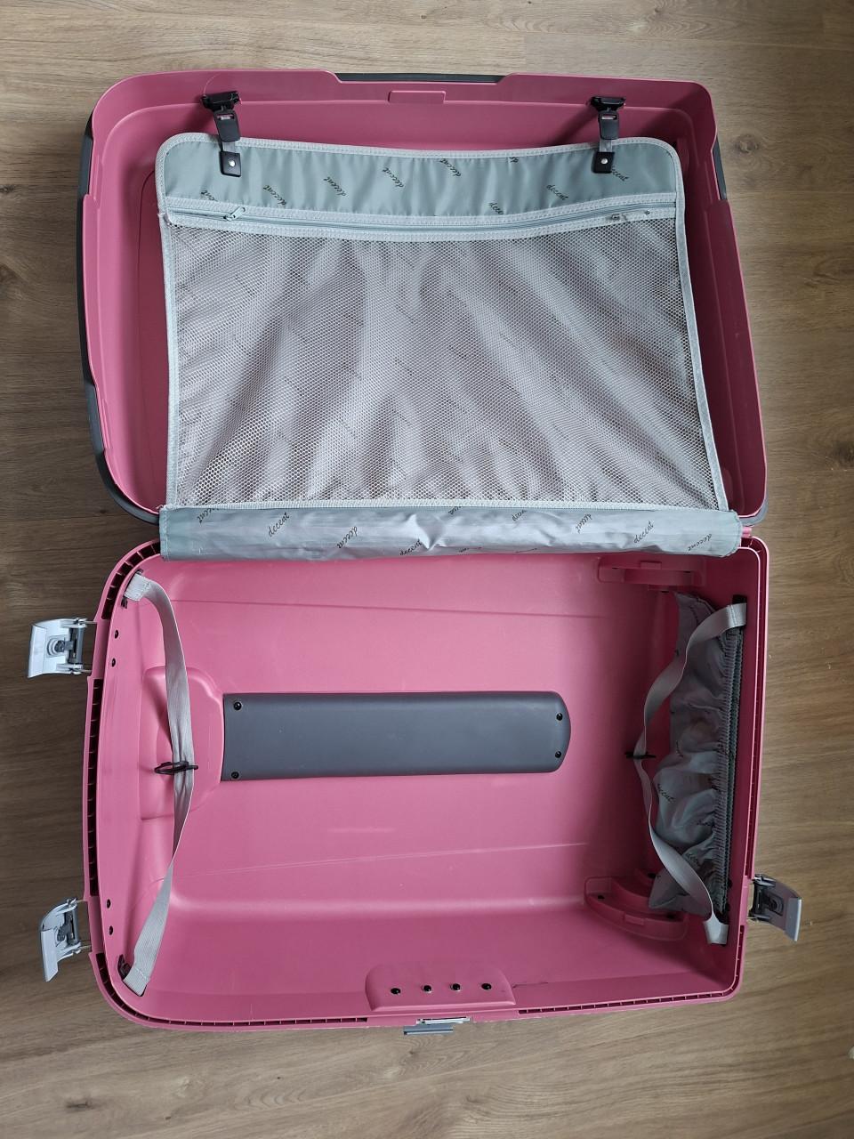 Grote roze koffer, gratis