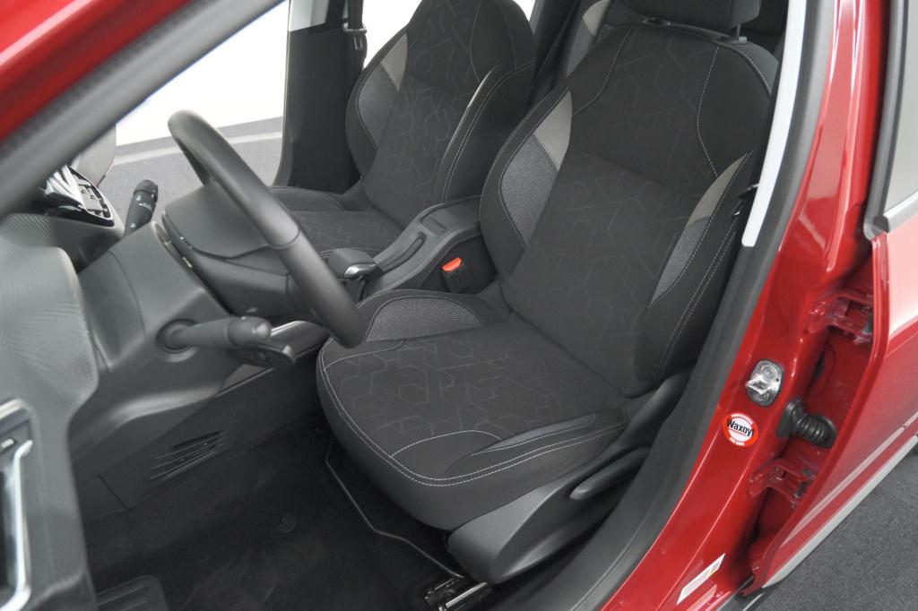 Peugeot 2008 puretech 110 eat6 active | camera | apple carplay | parkeersen