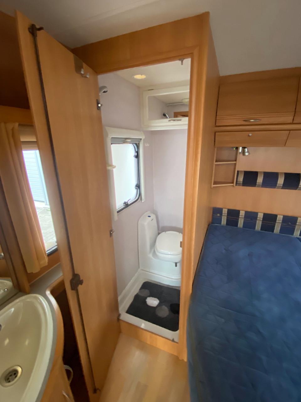 Swift challenger 490 caravan met mover