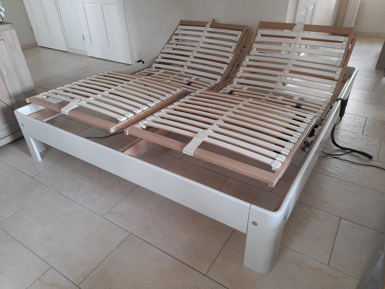 Auping bed met elektrisch verstelbare bodem (180 x 200) in goede staat