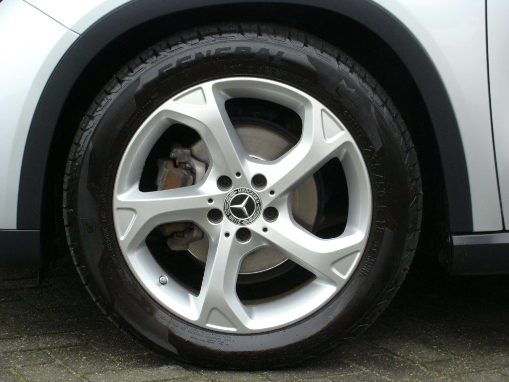 Mercedes-Benz Gla-klasse 180 premium urban