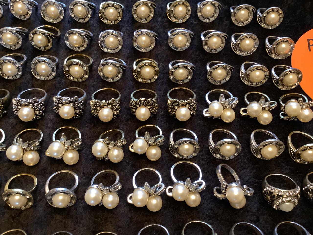 Partij hele mooie ringen ( partij 121) AANBIEDING !!!!!!