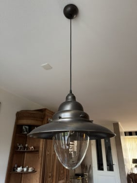 2 klassieke dimbare plafondlampen