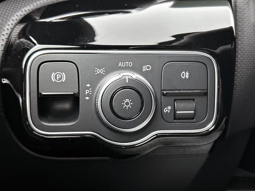 Mercedes-Benz Cla 180 business line | trekhaak | cruise control | stoelverw