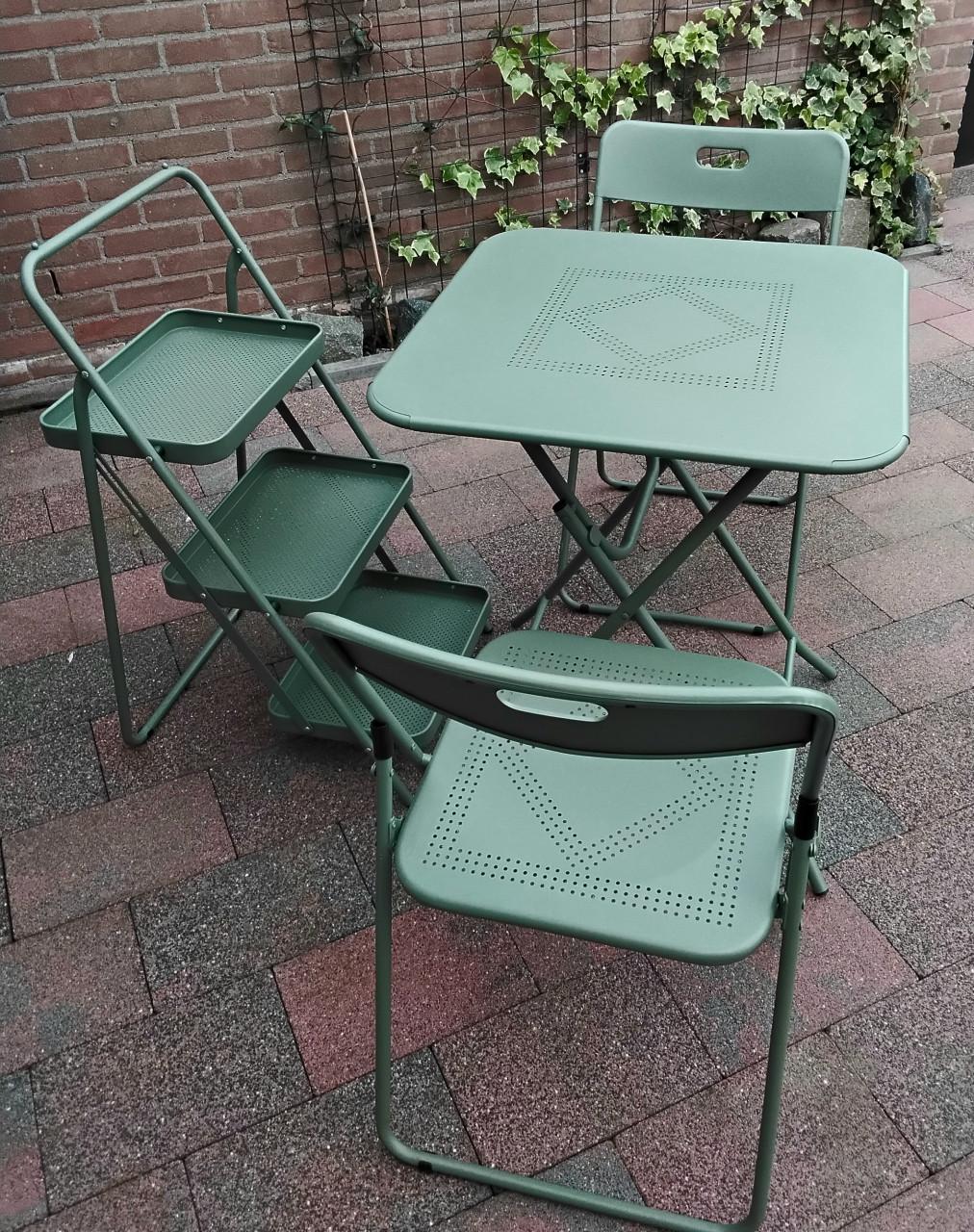 Tuinset nieuw groen nieuw metaal 2 stoelen tafel en bijzettafeltje