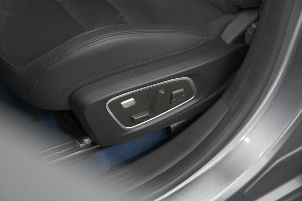 Renault Rafale 1.2 e-tech 4x4 plug-in hybrid 300 atelier alpine | panoramad