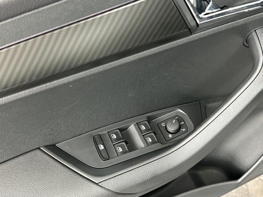 Skoda Karoq 1.5 tsi act sportline business