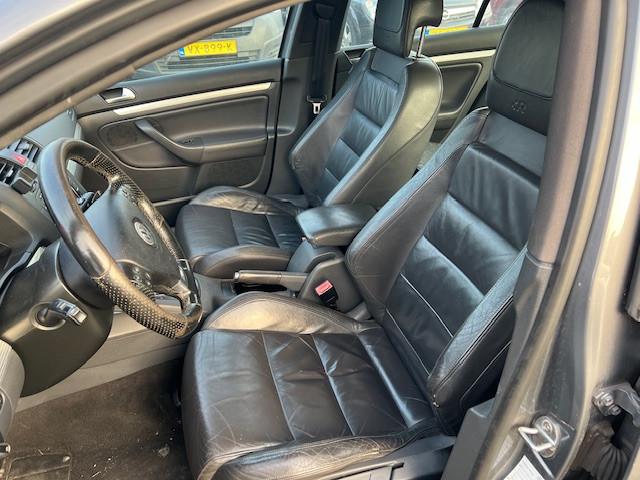 Volkswagen Golf R32 3.2 V6