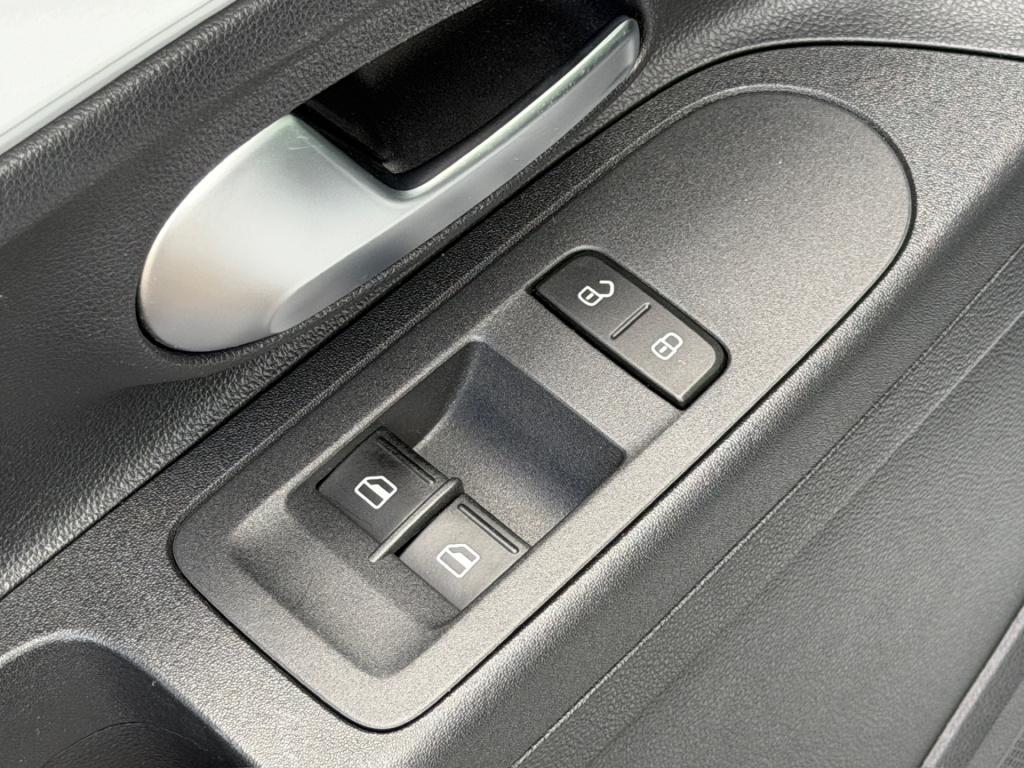 Volkswagen UP! 1.0 5-deurs | camera | cruise | airco | bluetooth | pdc | ri