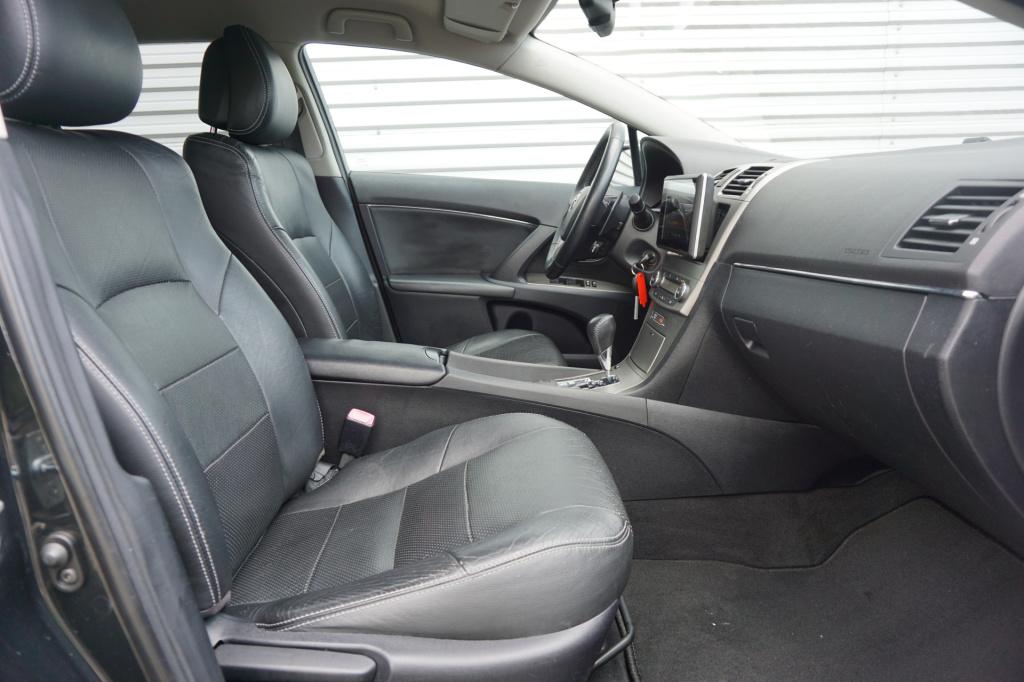 Toyota Avensis wagon 2.0 vvti business automaat - climate / cruise / camera