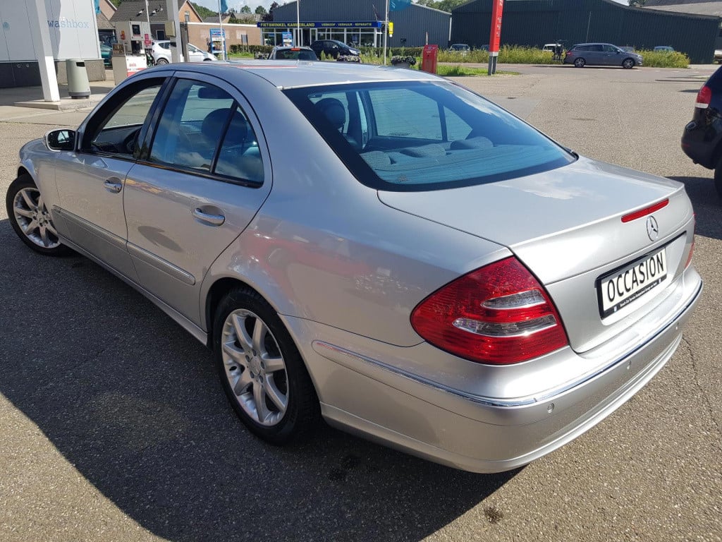 Mercedes-Benz E-Klasse 240 2,6b avantgarde automaat