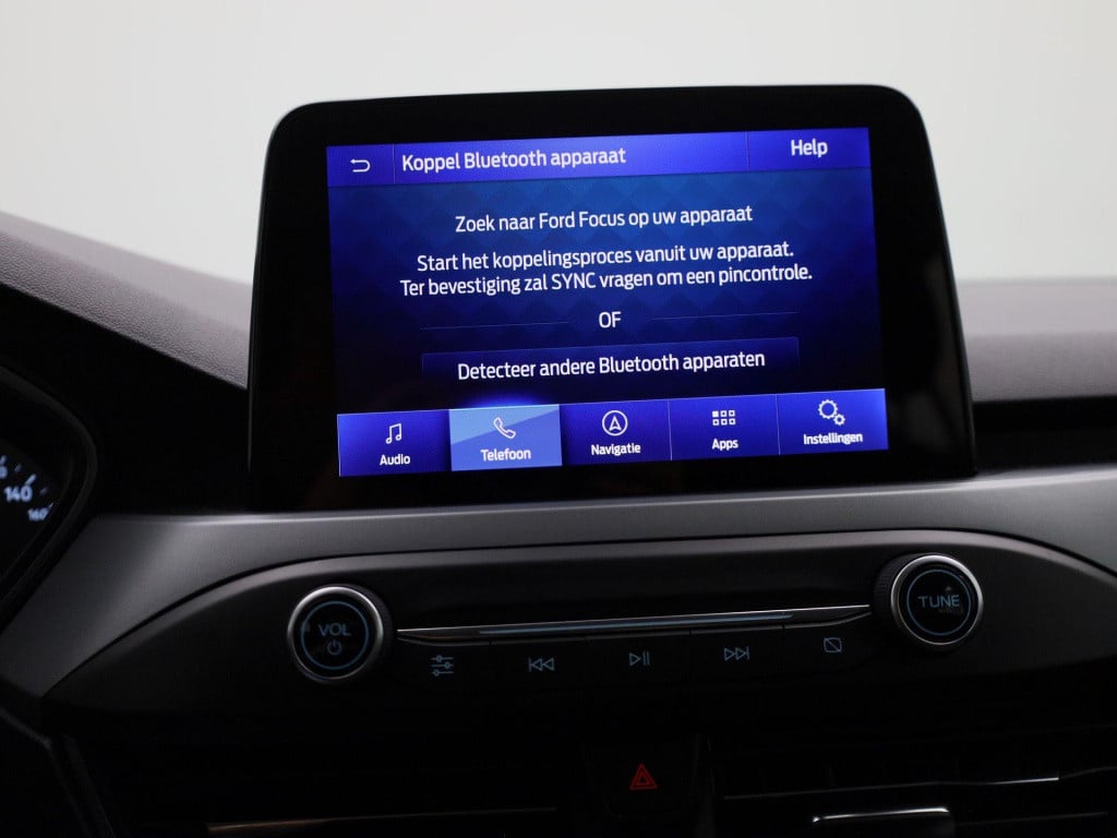 Ford Focus 1.0 ecoboost hybrid connected | parkeer sensoren | navigatie | c