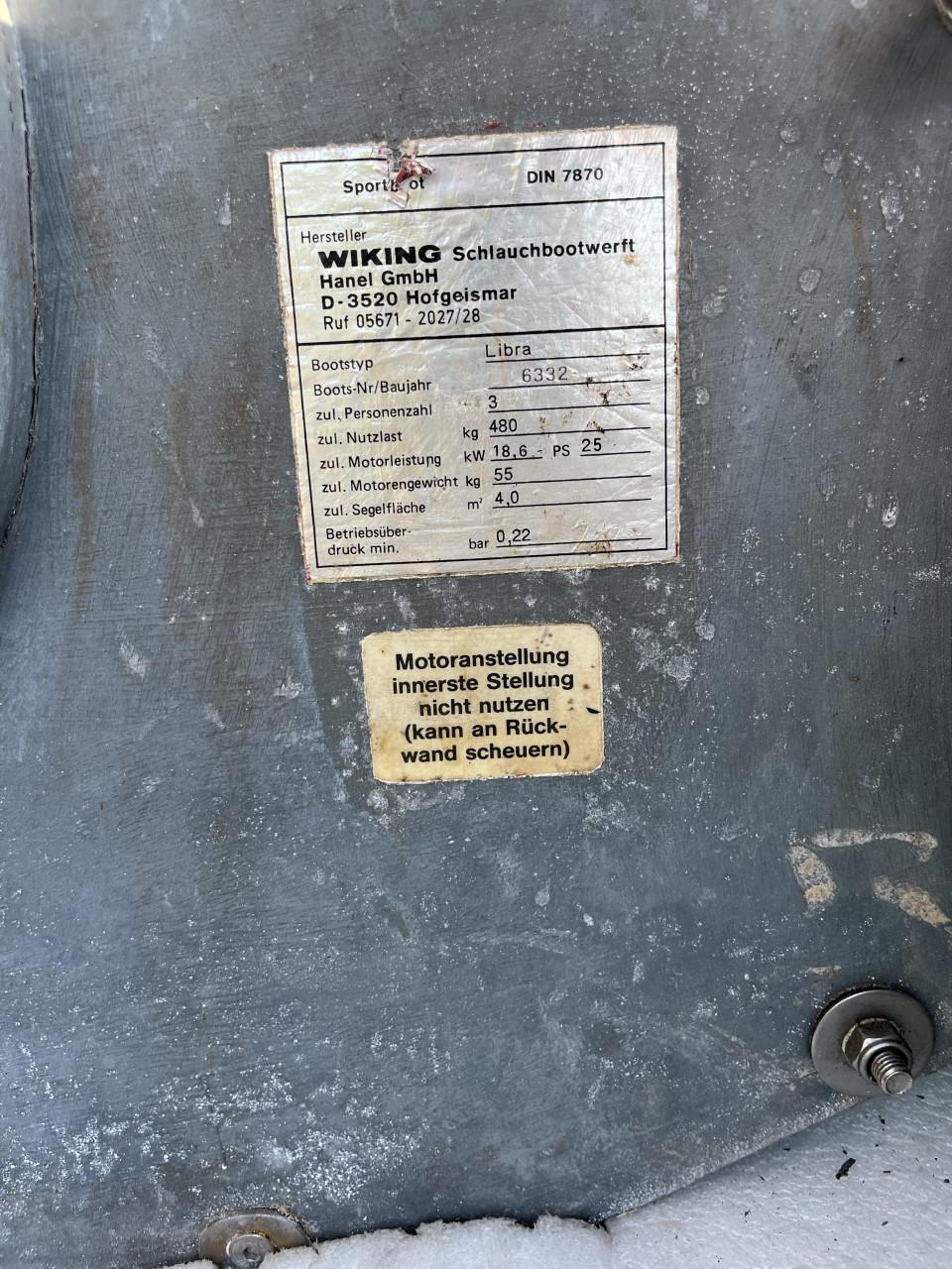 Rubber boot met 2 takt 2 cilinder buitenboordmotor