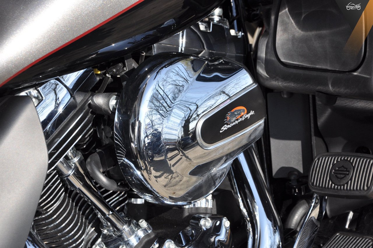 Harley Davidson FLHTK Electra Glide Ultra Limited 103 5HD 11400 km!