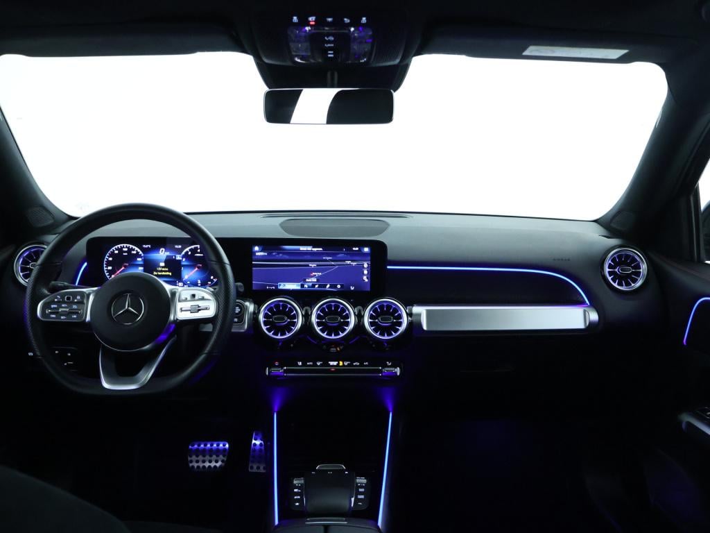 Mercedes-Benz Glb 200 amg line | panoramadak | trekhaak | cruise control | 
