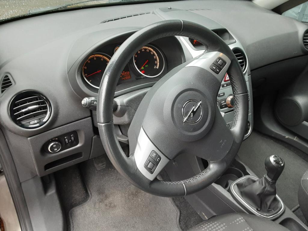 Opel Corsa 1.2-16v cosmo