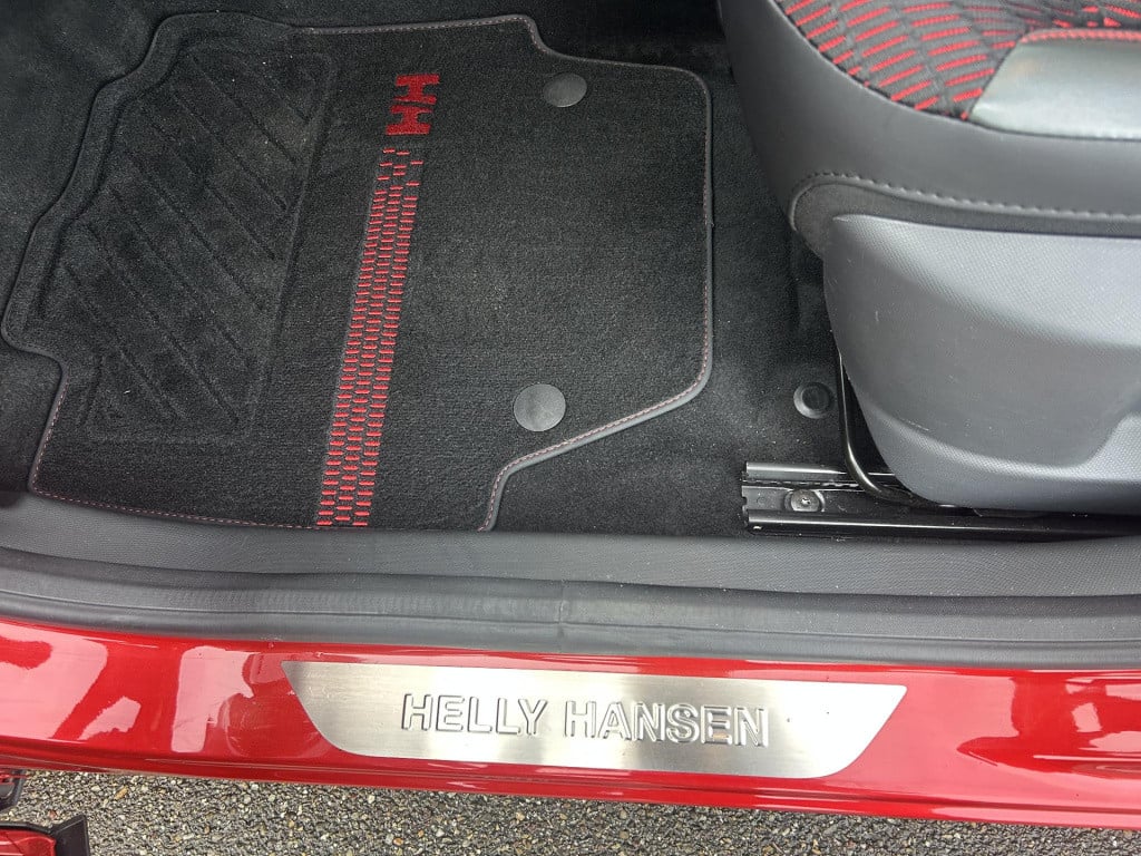 Renault Captur 1.2 tce helly hansen automaat