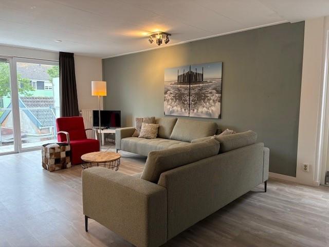 Te Huur 3 kamer appartement / Expats Flat for rent