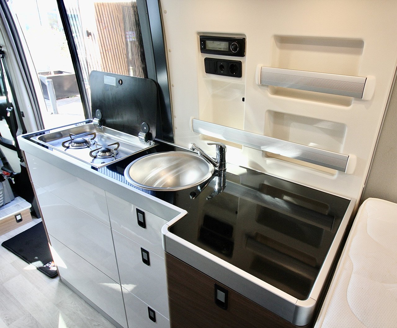 Westfalia Columbus (Vast bed, Als nieuw met veel opties!!!)