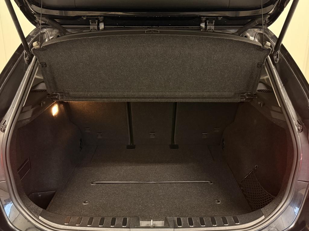 BMW X1 xdrive20i high executive | pano | stoelverwarming | leder | cruise |