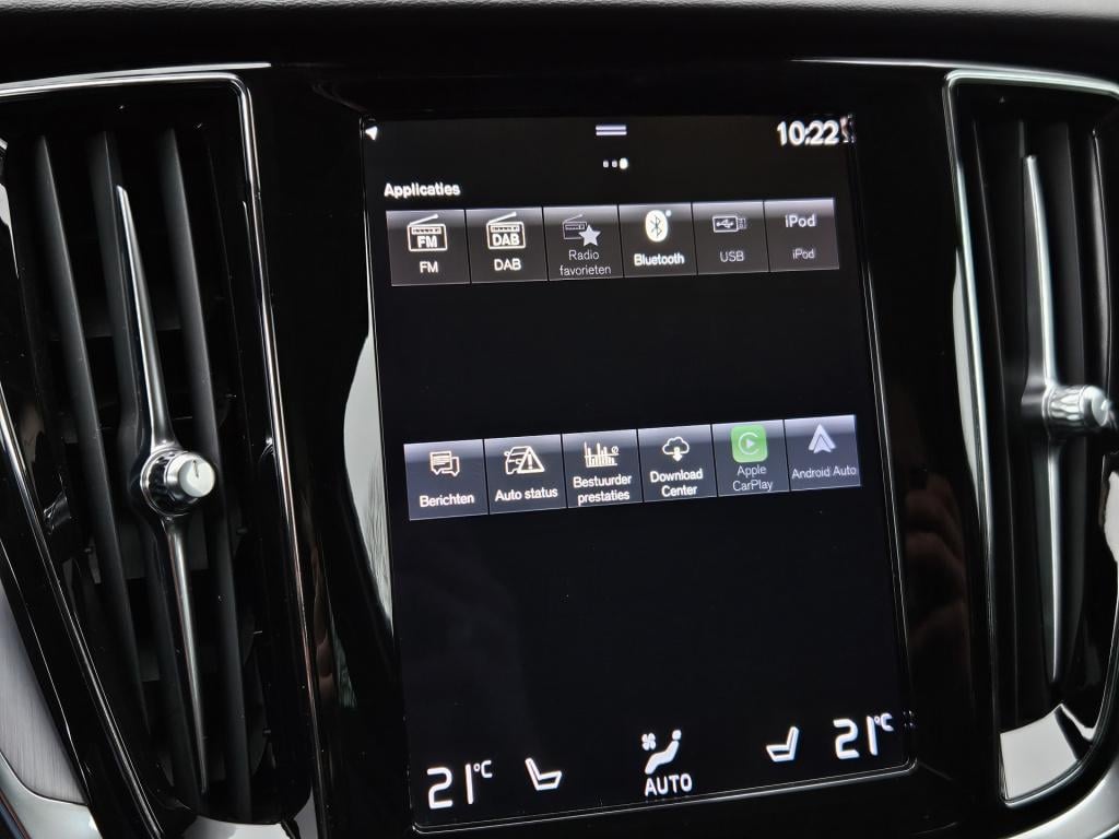 Volvo V60 2.0 b3 momentum advantage | r-design | acc | carplay