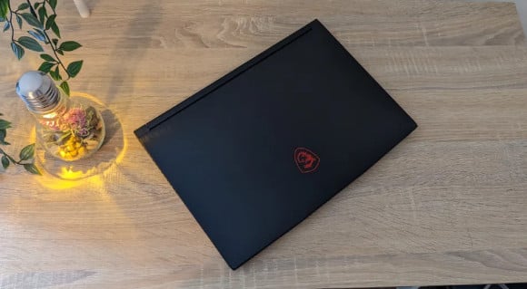 MSI Game-Laptop i7-12650H 10 Cores - SSD - RTX 4050 - WiFi 6