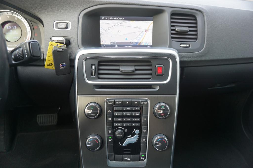 Volvo S60 1.6 t4 momentum automaat - climate / navi / cruise / parkeers. / 
