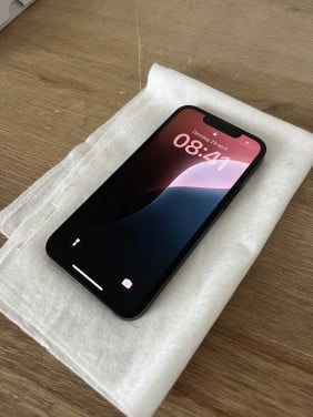 Iphone 13 mini batterij 97%