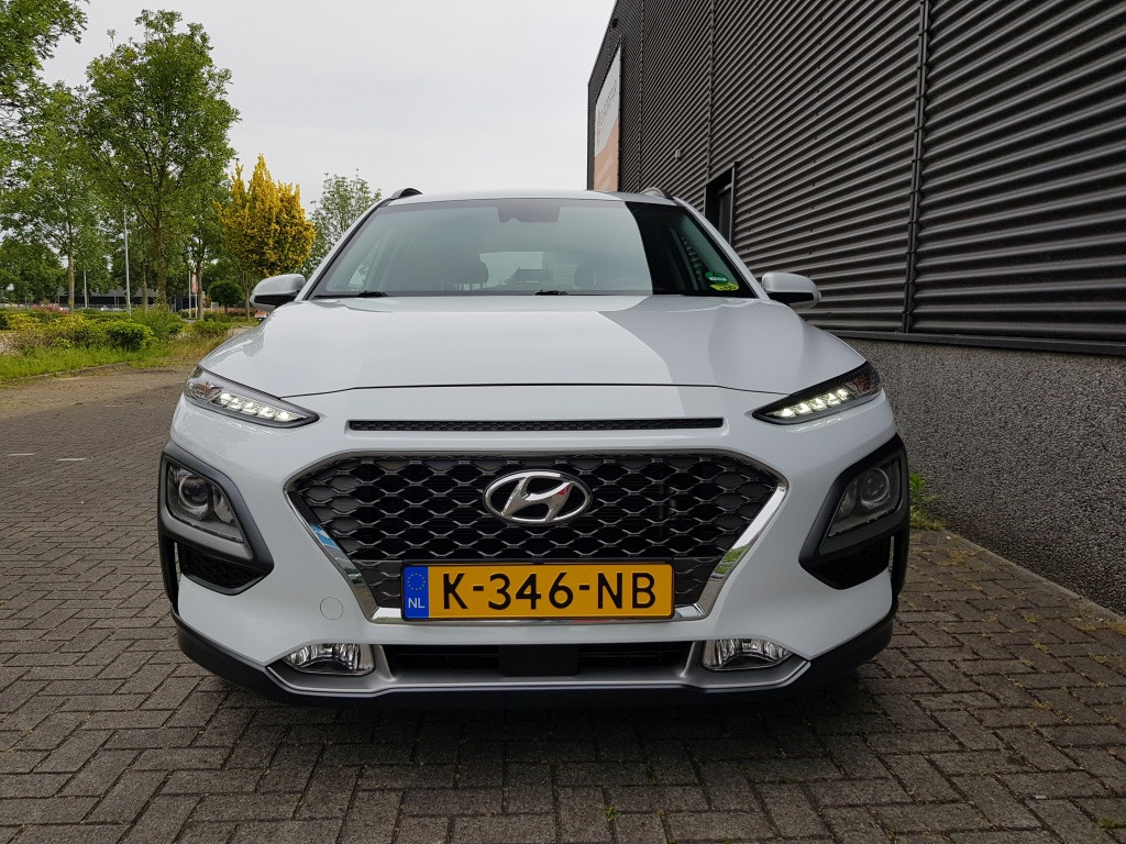 Hyundai Kona hybrid fashion