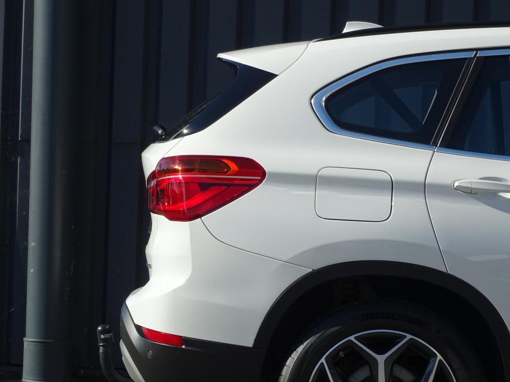 BMW X1 sdrive18i x-line | leder | led