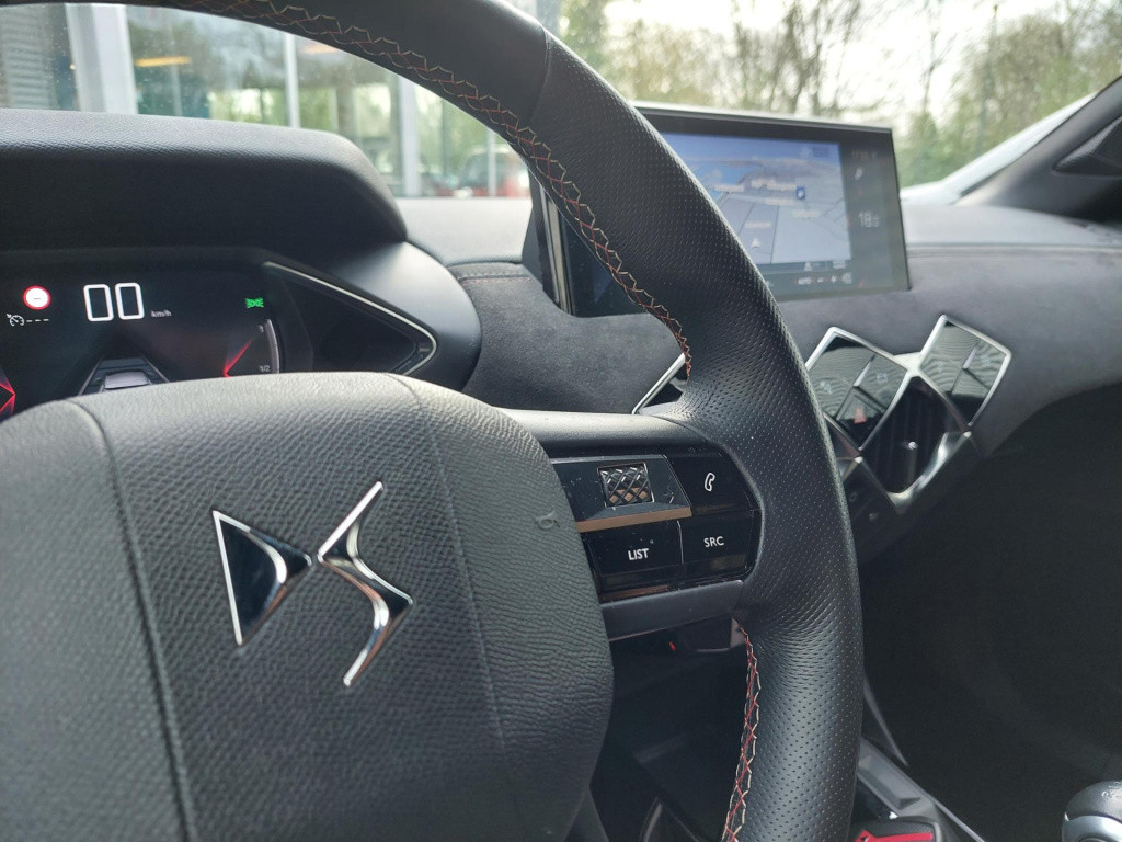 Ds Ds 3 crossback 100 performance line navi/cam/keyless
