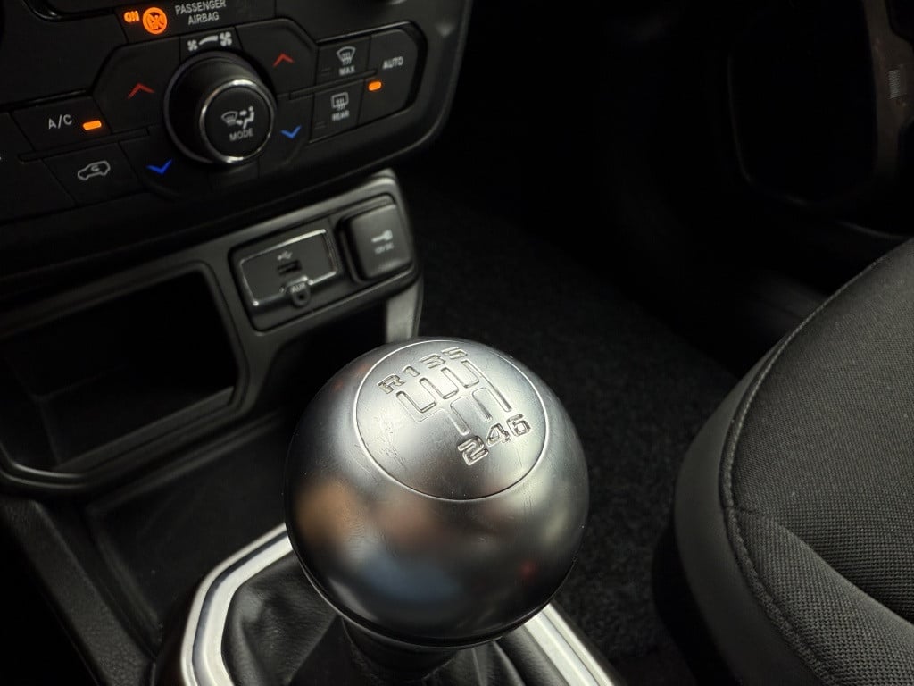 Jeep Renegade 1.0t limited // stoel en stuurverwarming // carplay //