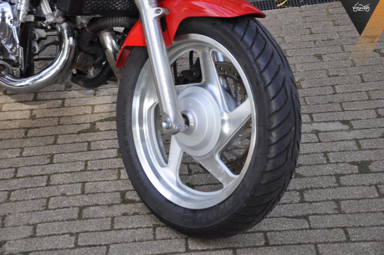 Honda Magna 750