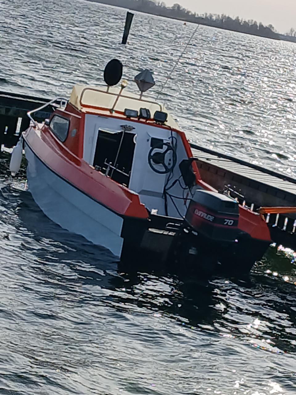 Visboot pilot 420 met 70pk, pega trailer