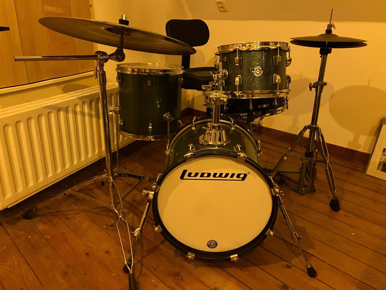 Mooie vintage Ludwig jazz-set en veel andere drumspullen