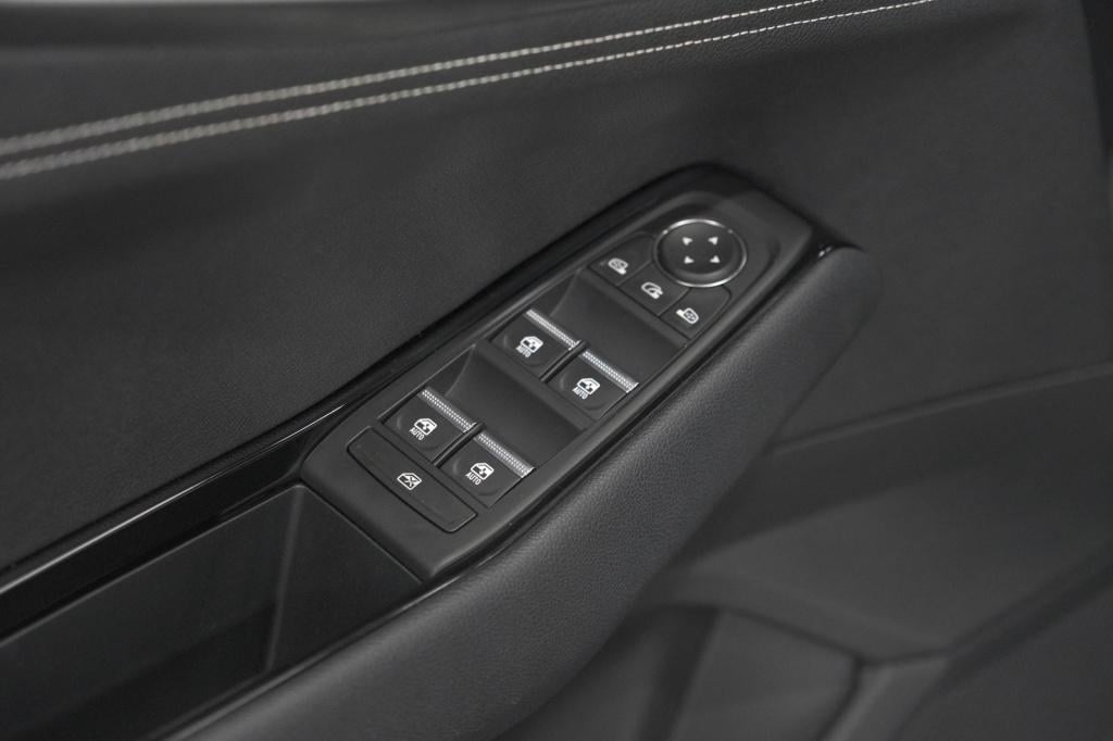 Renault Austral 1.2 e-tech full hybrid 200 techno | 360 camera | panoramada