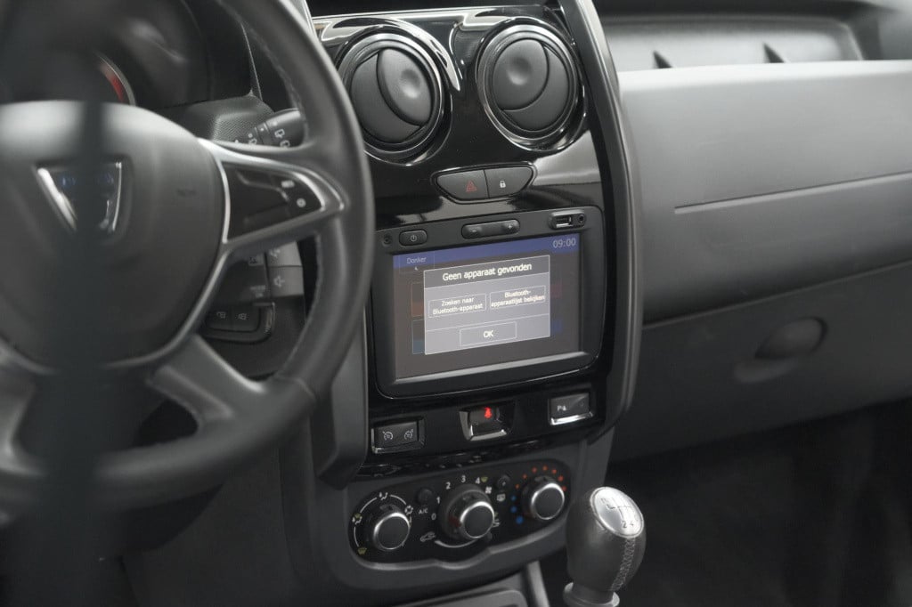 Dacia Duster tce 120 4x2 blackshadow | trekhaak | camera | navigatie | park