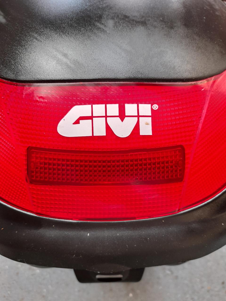 Scooter rijklaar maar met 98 km