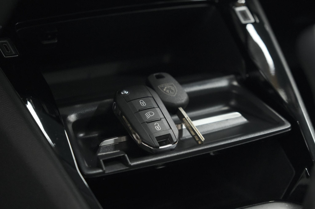 Peugeot 208 puretech 100 allure | 360 camera | adaptieve cruise control | n